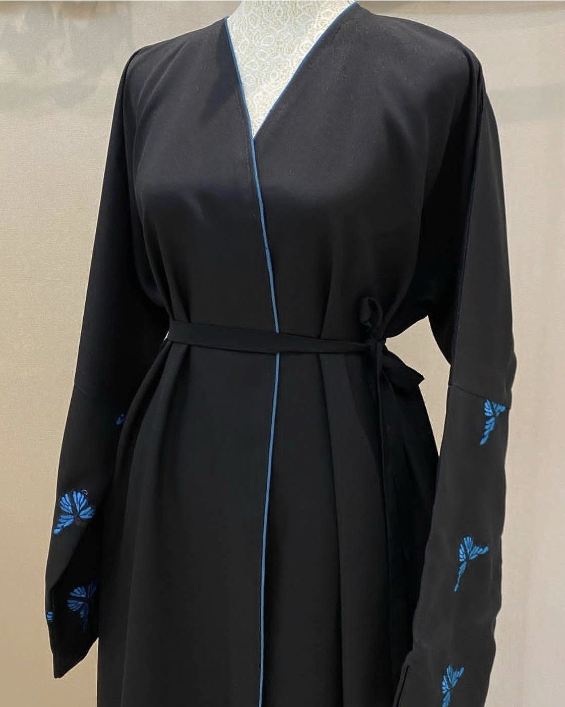 Abaya Farasha, papillons